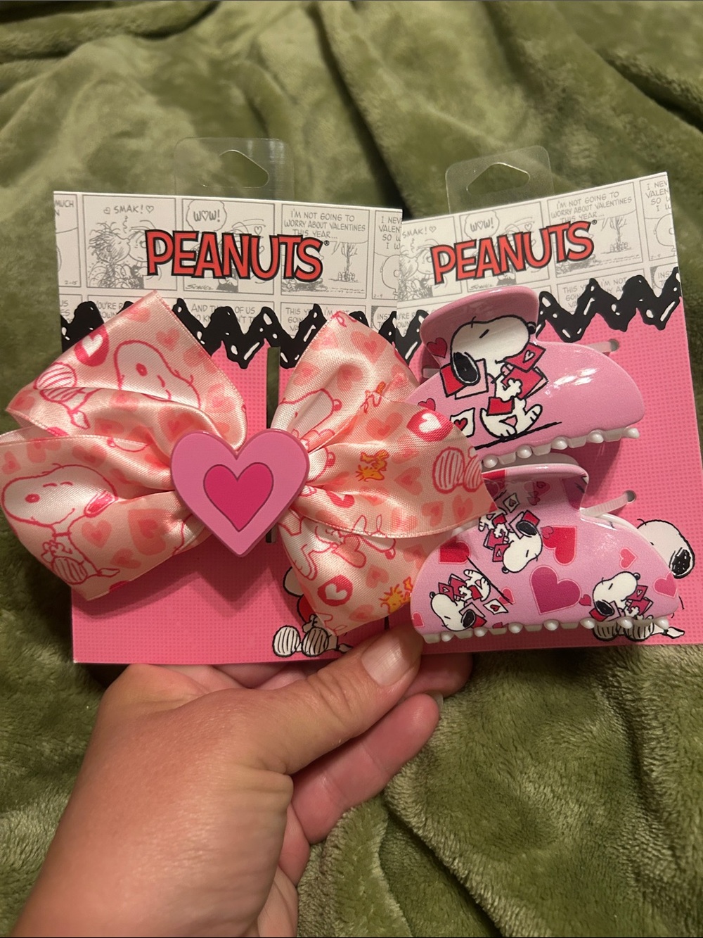 Peanuts Girls Pink Heart Bow and Snoopy Hair Clip Set
